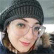 Laureata in psicologia, con specializzazione e master, scrittrice e studentessa in lettere moderne, impartisce lezioni di italiano